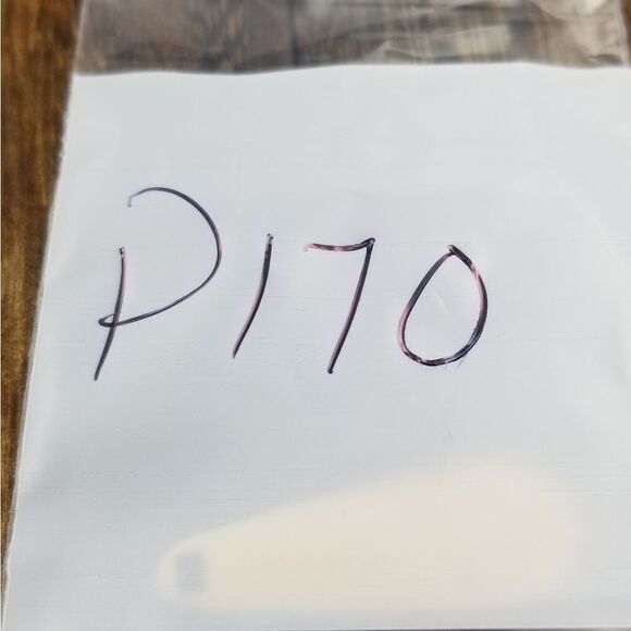 Simplistic gold tone bar dangle necklace pendant - Picture 2 of 2